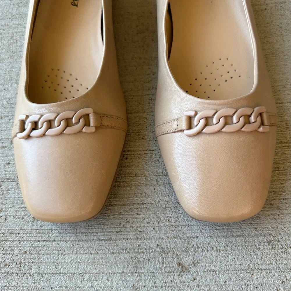 Trotters Womens Beige Leather‎ Chain Detail Square Loafers Ballet Flats 7 Wide